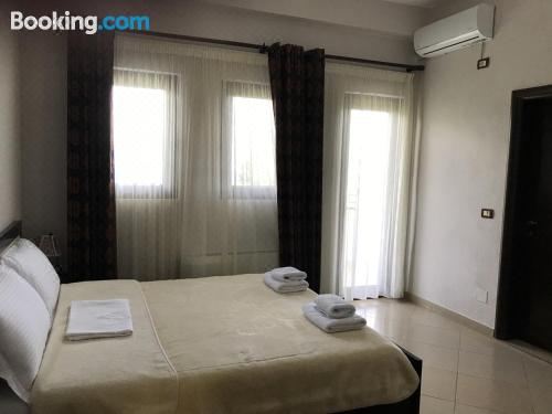 带湖景的双人间