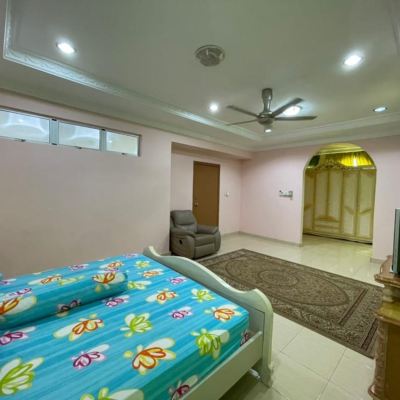 Suite Junior Kupon OYO Home 90425 Embun Homestay 1