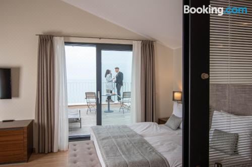 带露台并享有海景的小型套房