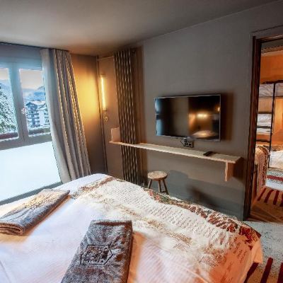 Access Family Room for 6 La Folie Douce Hôtel Chamonix Promo Code