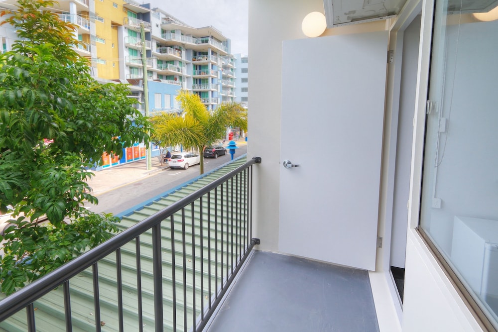 经济大床房（带公共浴室）