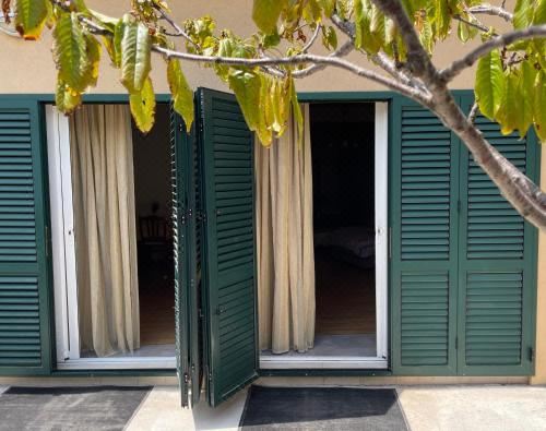 带露台一室公寓