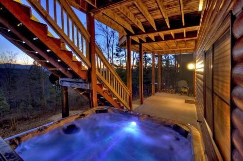 Bear Hug Three-Bedroom Holiday Home