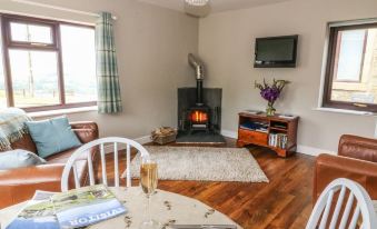 Baywood Cottage - Housity