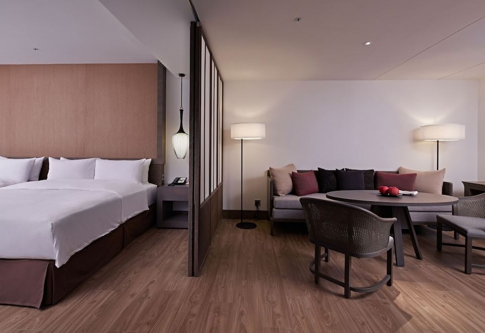 小西门两中床套房