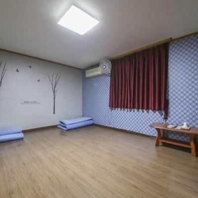 Large Ondol Room