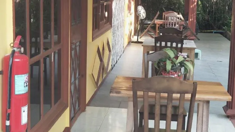 Ban Elephant Blanc Bungalow 食事・レストラン