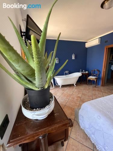 带阳台的豪华特大床套房