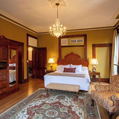 John Wesley - Luxury King Room