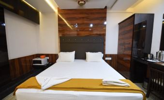 Atharva Hotel - Housity