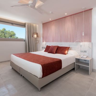 Junior Suite with Hot Tub Hotel Abrat Promo Code