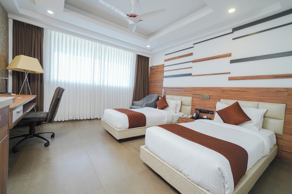 Deluxe King Room