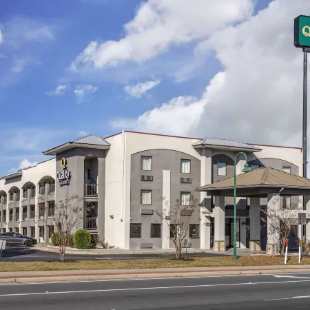 Quality Inn & Suites Morrow Atlanta South Отели в г. Морроу