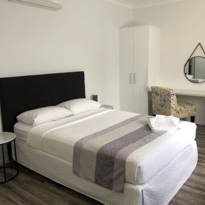 Deluxe Studio Suite, Multiple Beds Escape on Lake Promo Code