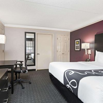 豪華行動無障礙特大床房 弗雷斯諾優勝美地拉坤塔酒店優惠