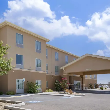 Quality Inn & Suites Carlsbad Caverns Area Отели в г. Эдди
