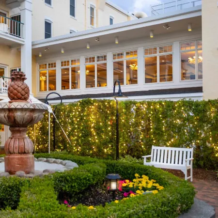 Perry Hotel Отели в г. Петоски