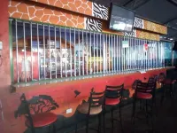 Summit Guest House & Grill Hotel a 