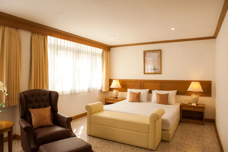 ห้องดีลักซ์ เตียงใหญ่ 1 เตียง