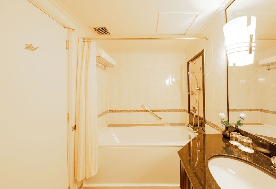 河景豪華特大床房