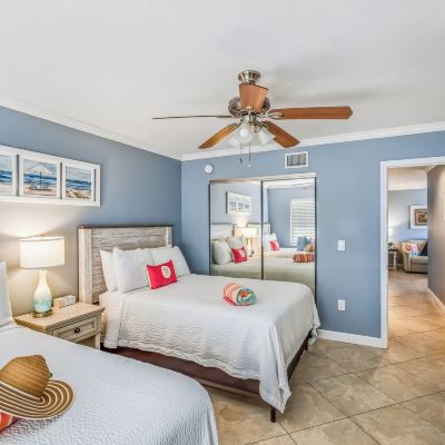 Designer Efficiency Room With Two Double Beds And Kitchen Tropical Beach Resorts - Sarasota Promo Code