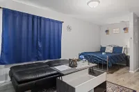 Rustic Spacious Studio/Aurora area/Sleeps 2/Pet Friendly/FREE WI-FI & Parking