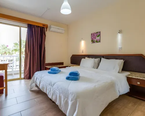 Antonis G. Hotel Apartments Hotele w: Oroklini