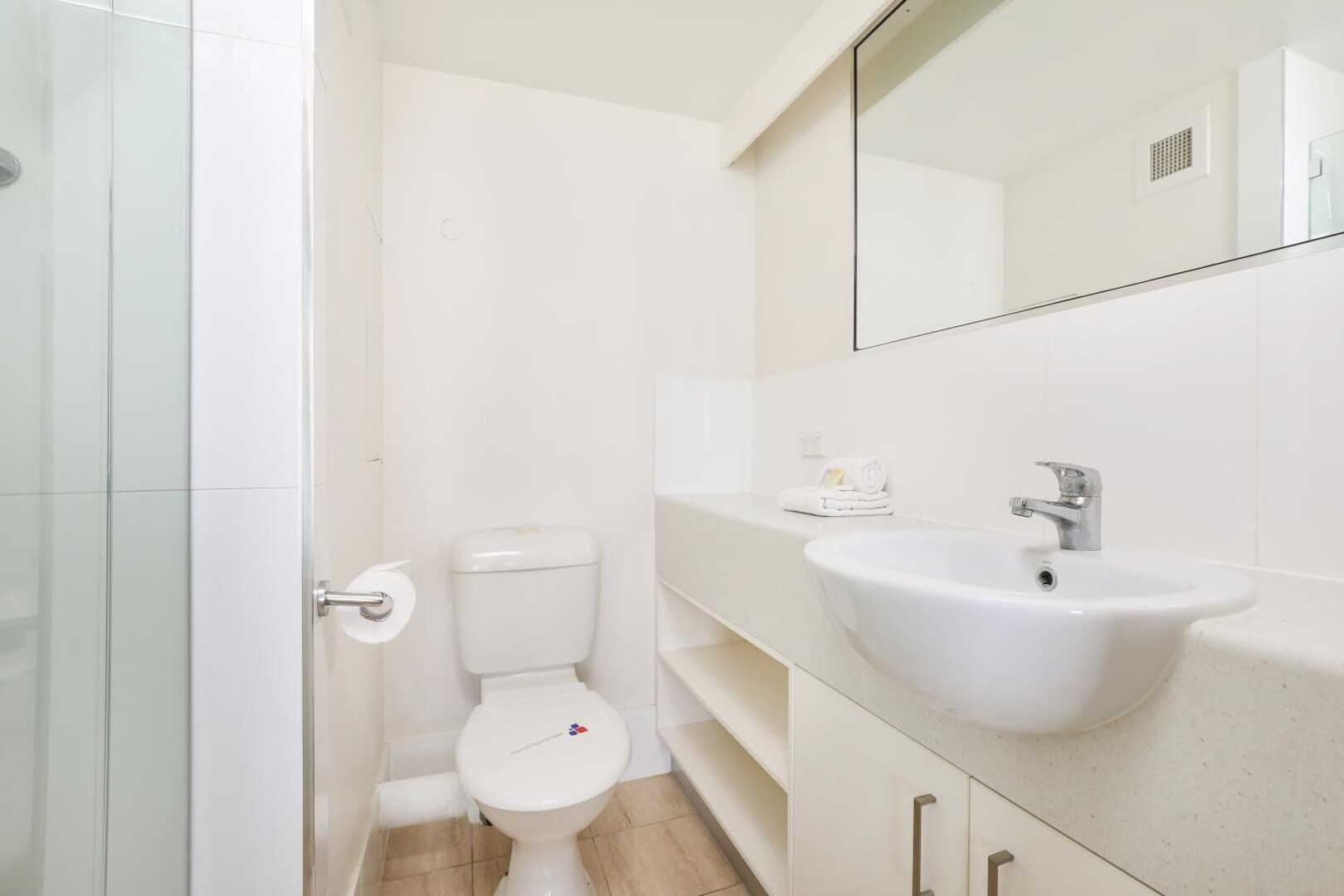 海景两卧室廉价公寓