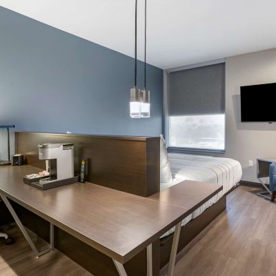 1 King Bed, Non-Smoking, Streaming Television, Mini Fridge, In-Room Safe, Rain Shower, Keurig Coffee Maker Vīb Hotel by Best Western Phoenix - Tempe Promo Code
