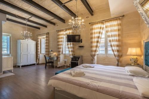 Luciano Al Porto Boutique Standard Triple Room with Street View