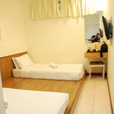 Check-In Twin without Window Kupon Promenade Service Apartments