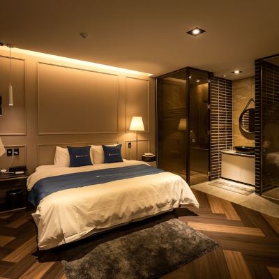 Deluxe Double Room Hotel Bentley Promo Code