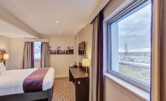 Premier Inn Portsmouth Dockyard