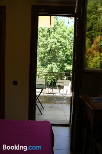 带山景的双人间