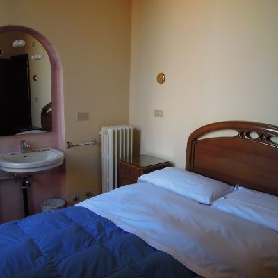 Standard Room with Shared Bathroom Hotel Casa Linger Promo Code