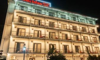 NuttyPhoy Hotel - Housity