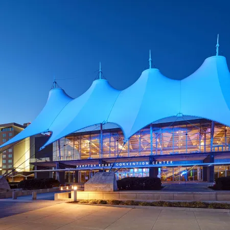 Embassy Suites by Hilton Hampton Convention Center Отели в г. Хэмптон