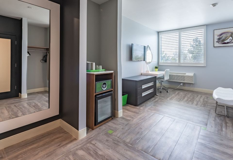 Lexen Hotel - North Hollywood Near Universal StudiosAccessible Classic King Room