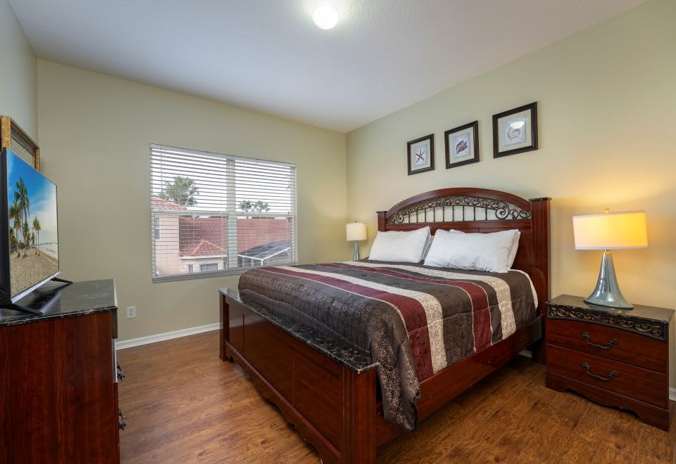 门禁社区绿洲带泳池和水疗-精致家庭休闲