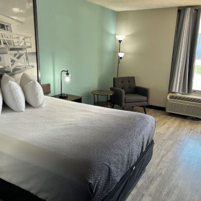 Mobility Accessible Room With 2 Double Beds And Bathtub With Grab Bars-Non-Smoking Super 8 by Wyndham Ocala I-75 Promo Code