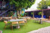 Casa Avelina Boutique Hostel Hotele w: 