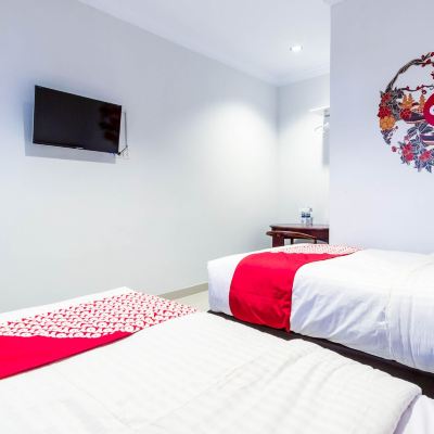 Standard Twin OYO 283 Helvetia Residence Promo Code