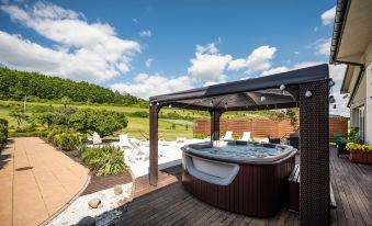 Dosłońce Resort Wellnes & Farm - Housity