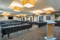 Cambria Hotel Akron - Canton Airport