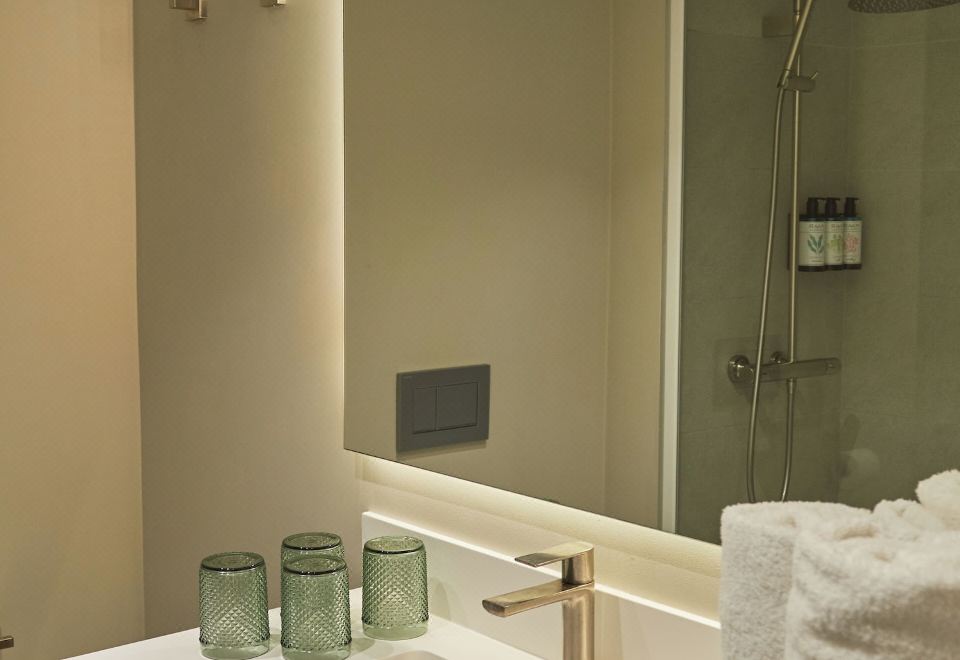 三人间（2名成人+1名小童）