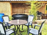 Loft with Pond View in the Franconian Lake District Pet-Friendly Hoteles en Pleinfeld