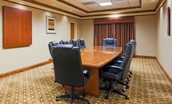 Holiday Inn Express & Suites Phenix City - FT. Moore