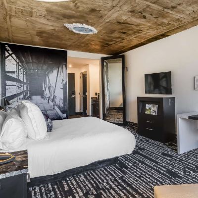 King Room Lorenzo Hotel Promo Code