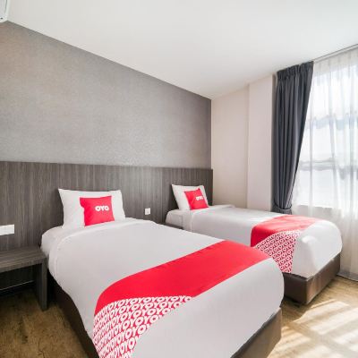 Bilik Deluxe Kupon OYO 89386 Stay 365 Hotel