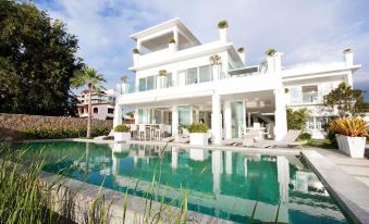 Na Jomtien Beachfront Villa